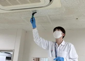 カビ取り・防カビ工程：特殊浸透剤で深部まで処理するイメージ